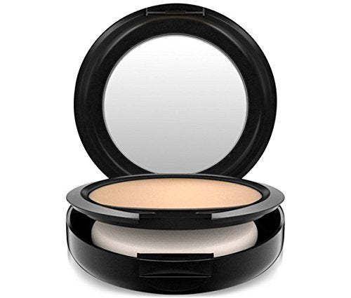 MAC Studio Fix Poudre : application en une étape pour un fini mat durable.