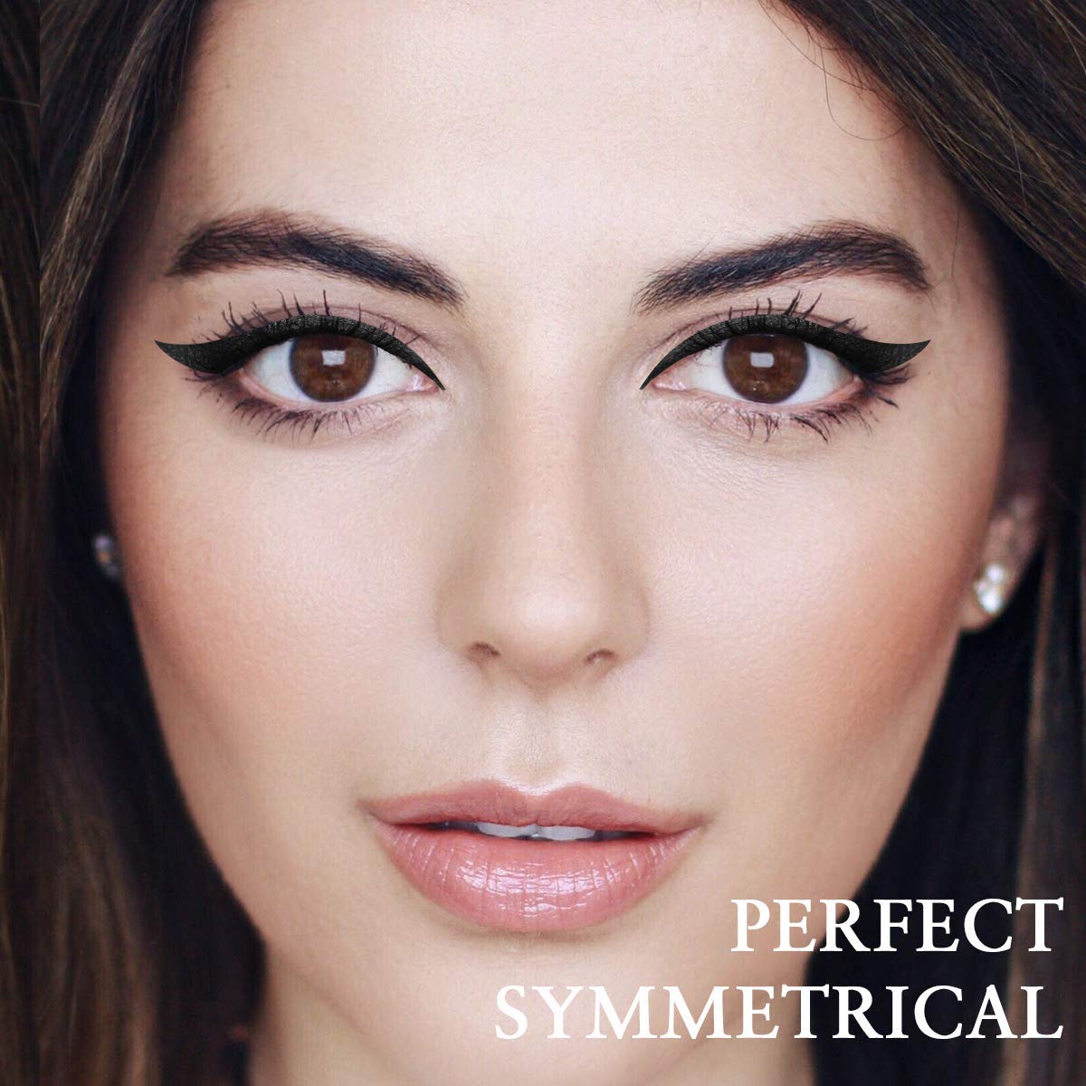 Long-lasting waterproof formula helps prevent smudging throughout the day.
