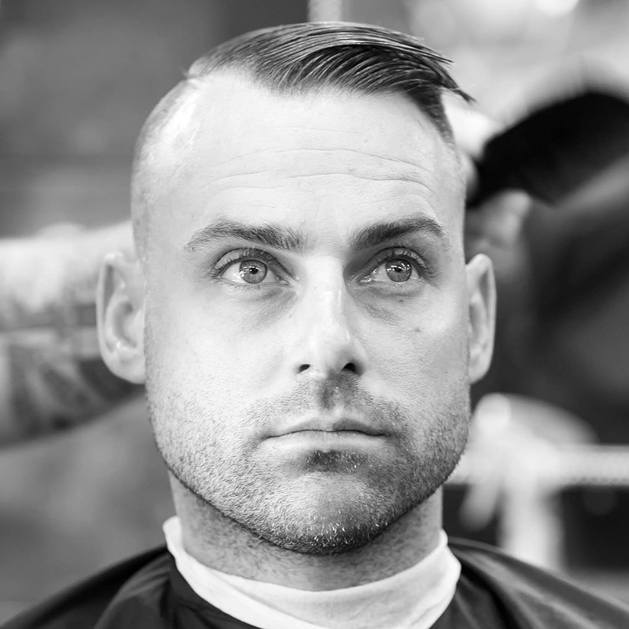 Rincage à l’eau facile après l’utilisation du Imperial Barber Matte Pomade Paste.