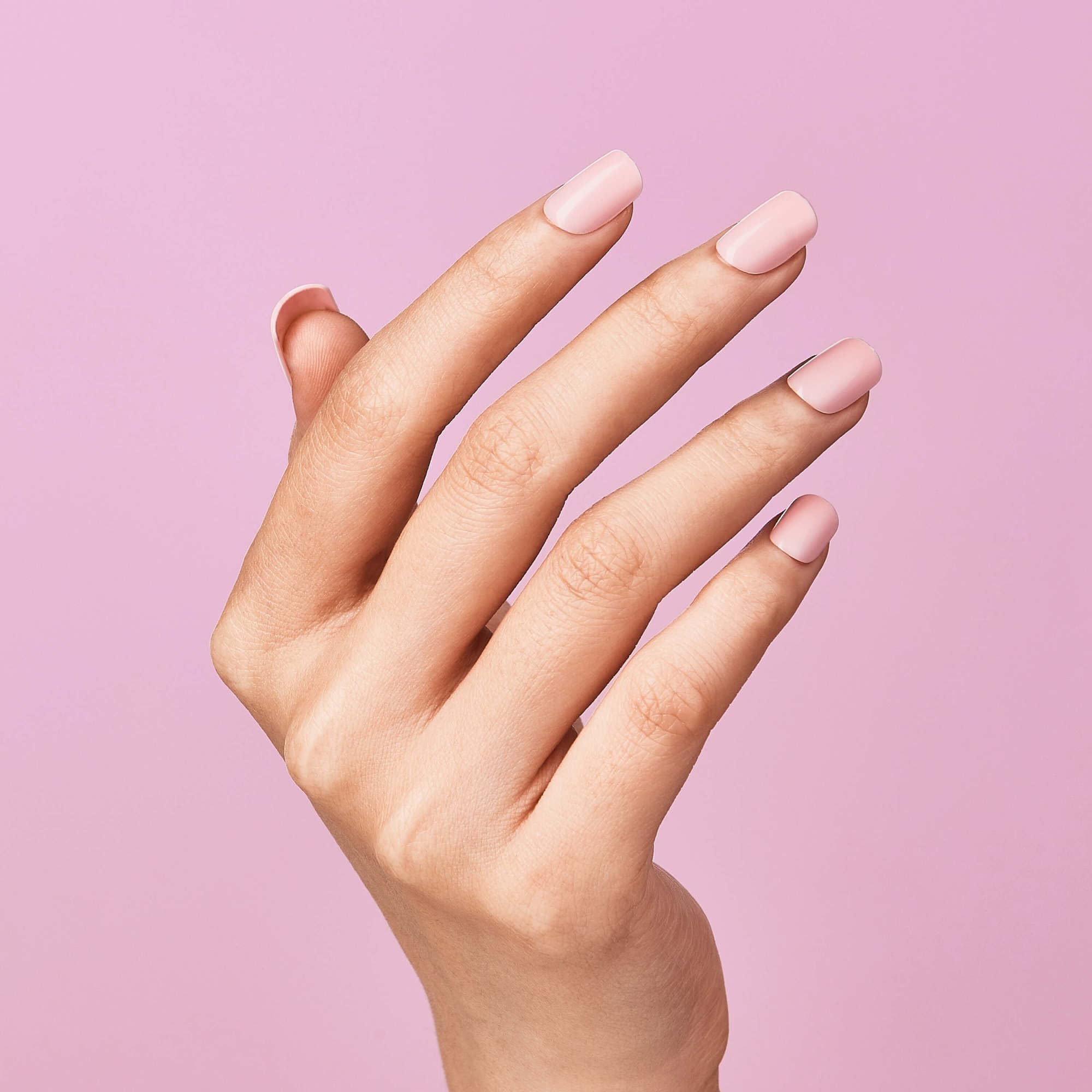 Kit comprenant 30 ongles prêts à porter