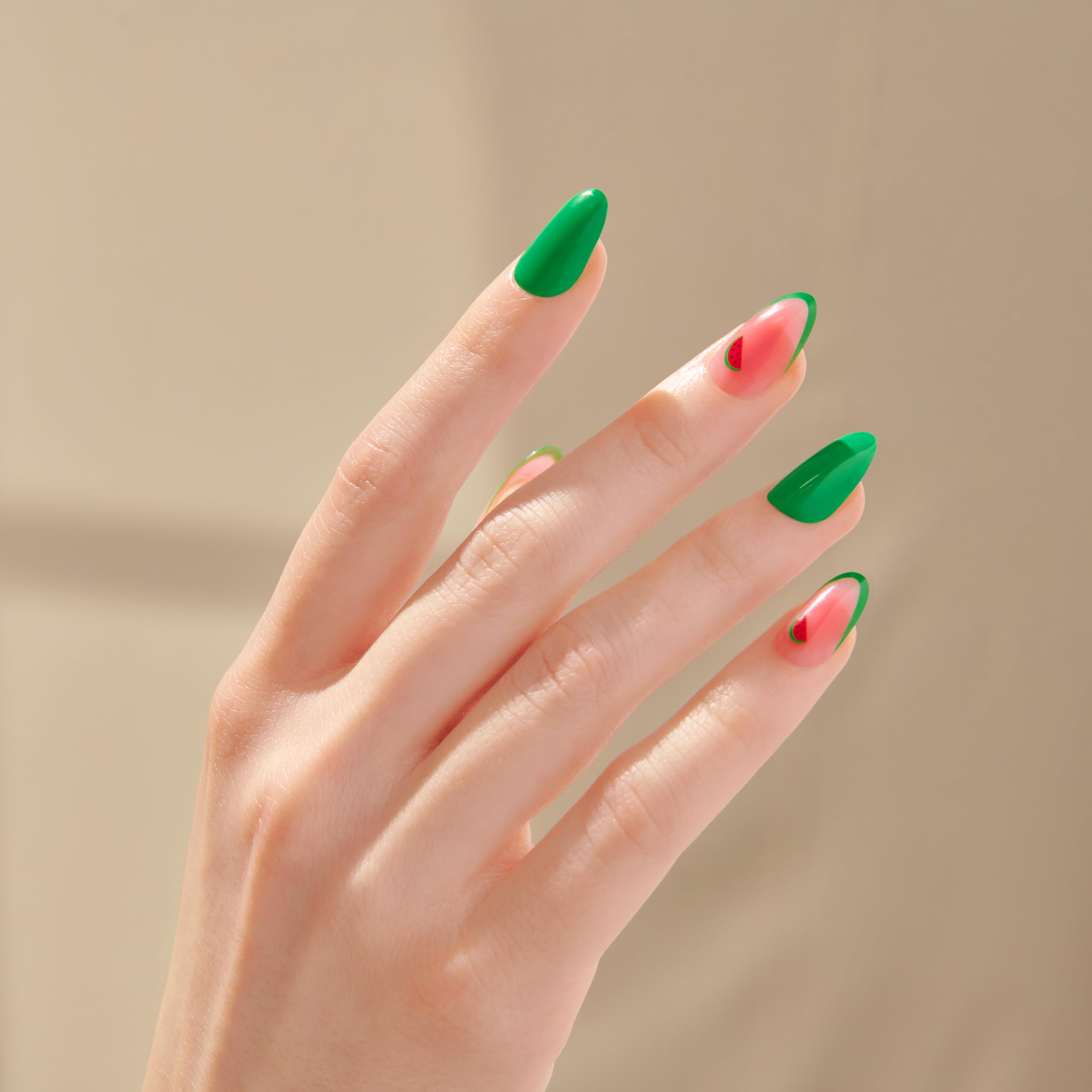 Ongles adhésifs ImPRESS, design pastèque, pointe verte, tenue jusqu’à 7 jours.
