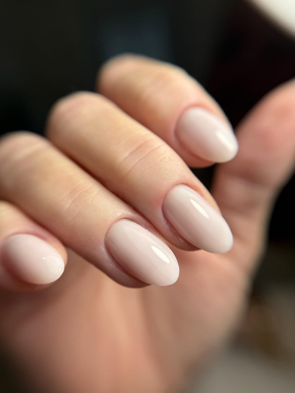 Extensions d’ongles réalisées avec IN.HYPE, rendu professionnel et durable.