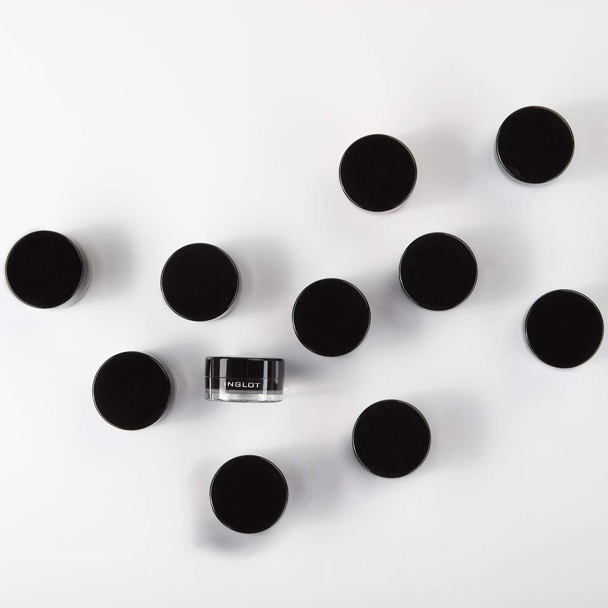 Inglot AMC Gel pour les yeux formule végan, respectueuse du maquillage.