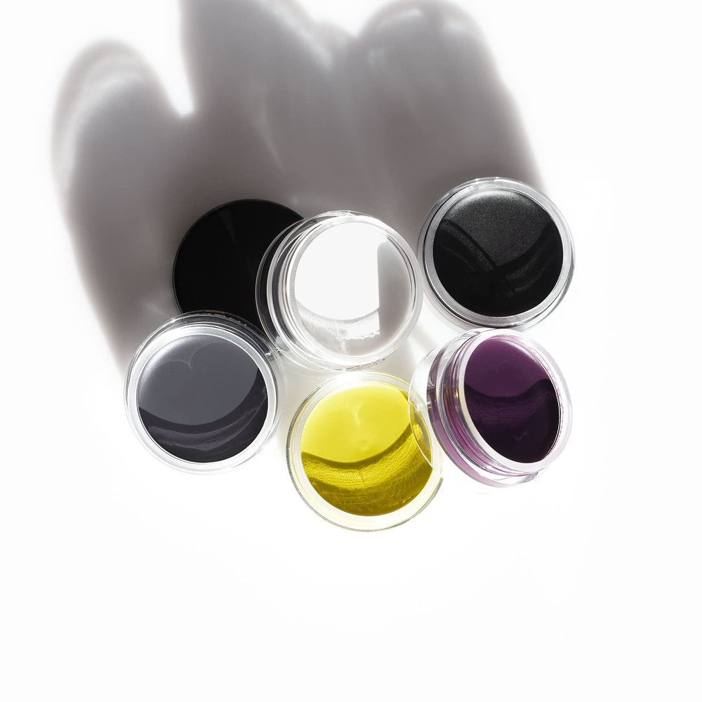 Inglot AMC Gel pour les yeux tracé net et précis.