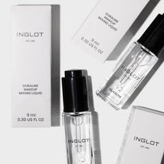 Inglot Duraline permet d'utiliser une ombre comme trait ultra durable.