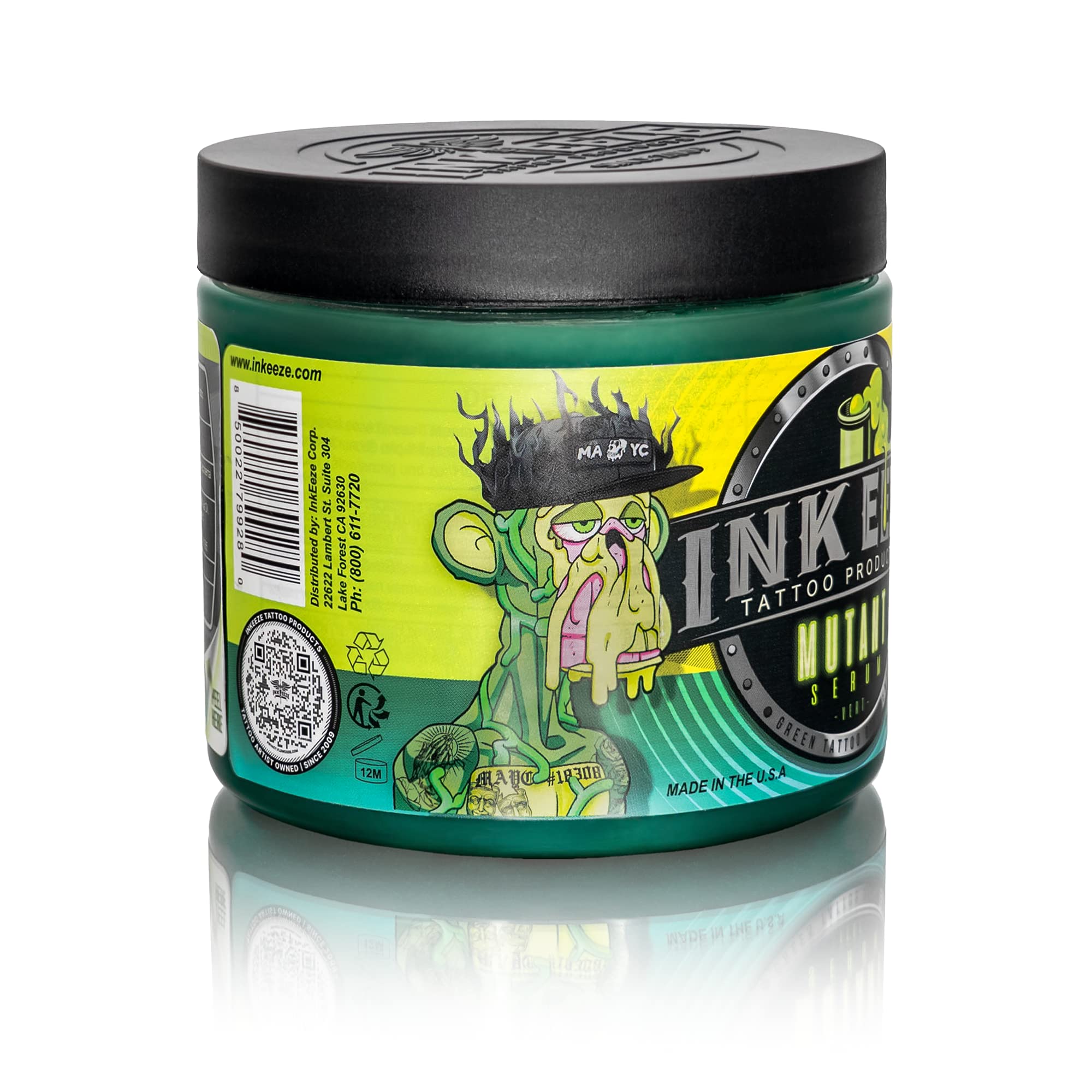 INK-EEZE Mutant Serum – soin post-tatouage appliqué avec parcimonie.