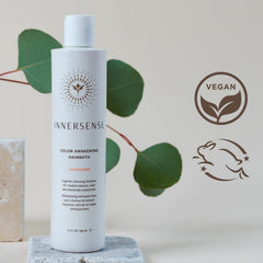 INNERSENSE Éveil couleur – bouteille, miel hydratant qui apporte brillance naturelle.