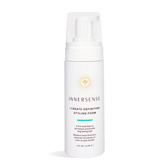 INNERSENSE I Create Definition Mousse – bouteille élégante pour boucles, maîtrise les frisottis.