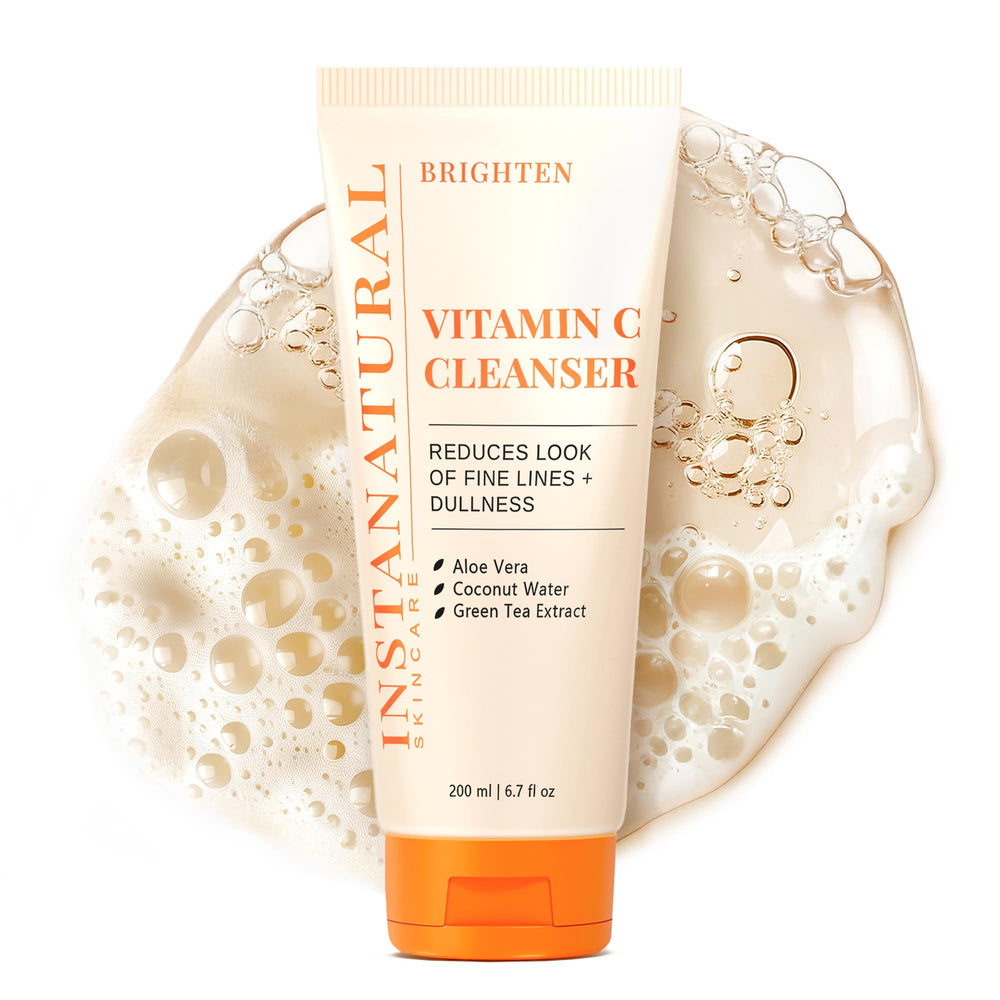 InstaNatural Vitamine C Nettoyant – bouteille prête à l'emploi pour un teint frais.