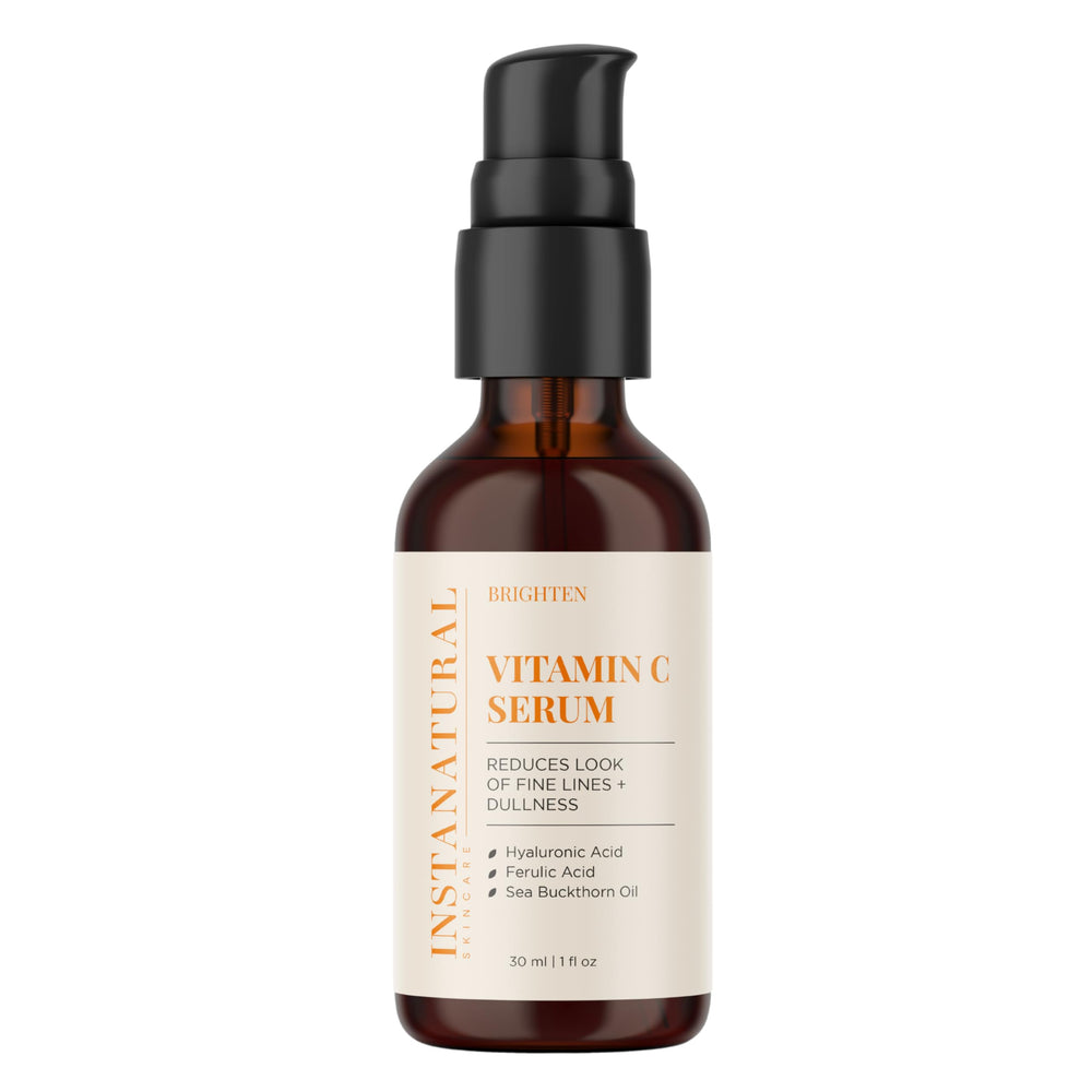 Texture satinée du sérum InstaNatural Vitamine C pour peau lumineuse