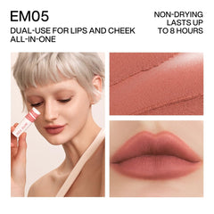 INTO YOU Matte Nude utilisations multiples sur lèvres et joues