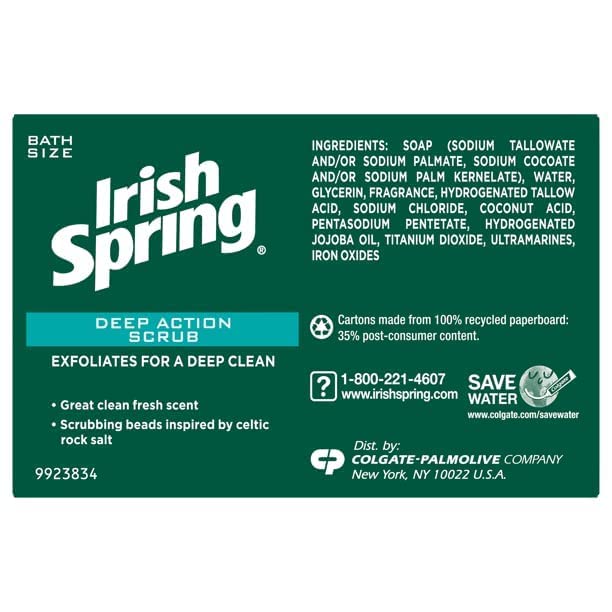 Gros plan sur les particules exfoliantes du Irish Spring Deep Action Scrub Bar.