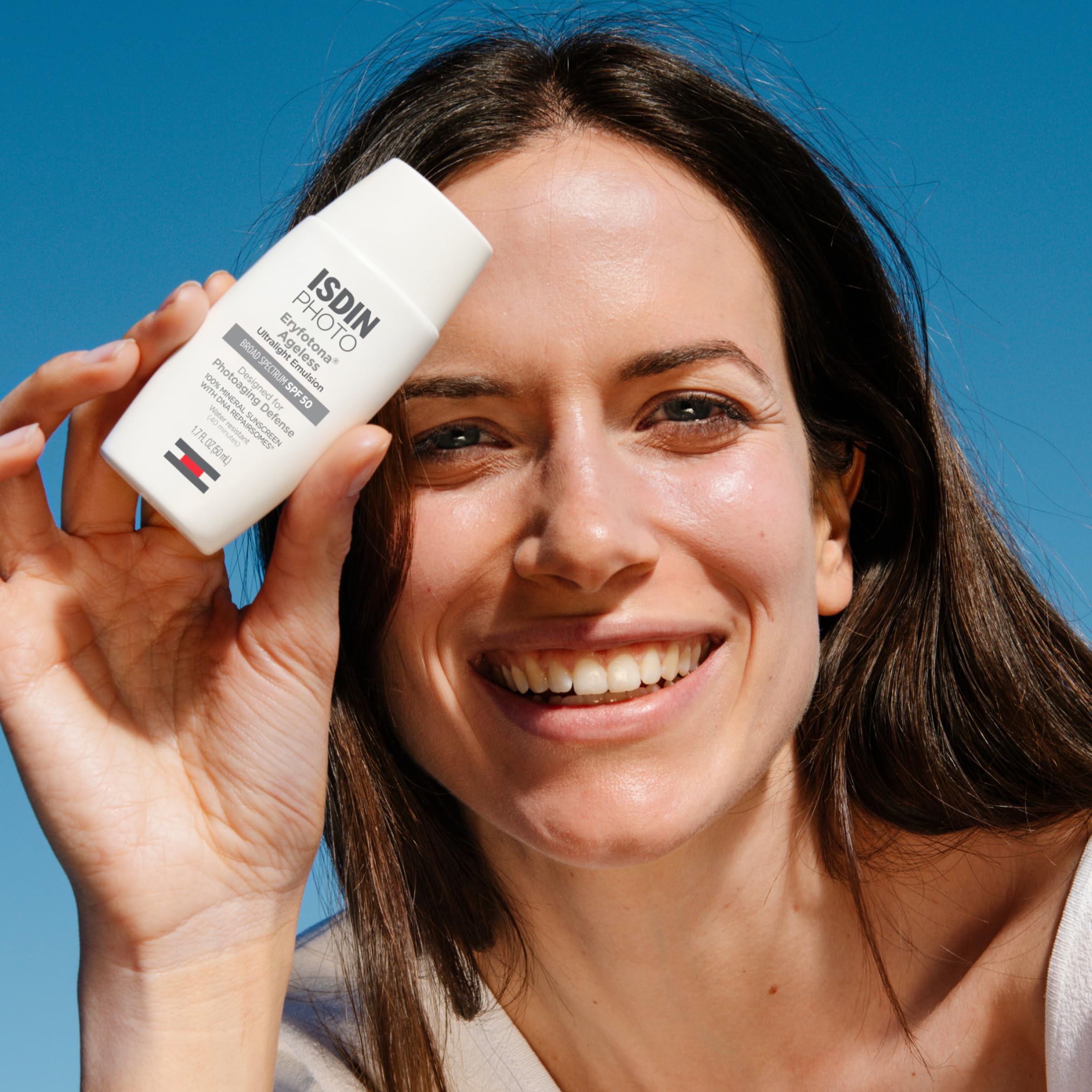 ISDIN Eryfotona Ageless tube voyage SPF50, format pratique pour les déplacements.