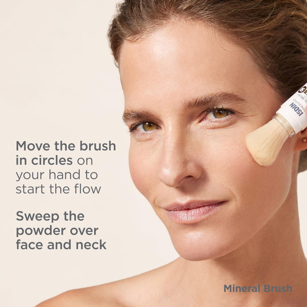 ISDIN Mineral Brush Powder finition naturelle est idéale pour un teint uniforme