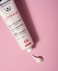 Application visage IsisPharma Metroruboril, texture légère pour calmer les irritations.
