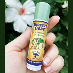 Ingrédients naturels du Surfer-Salve-Stick nourrissent la peau.