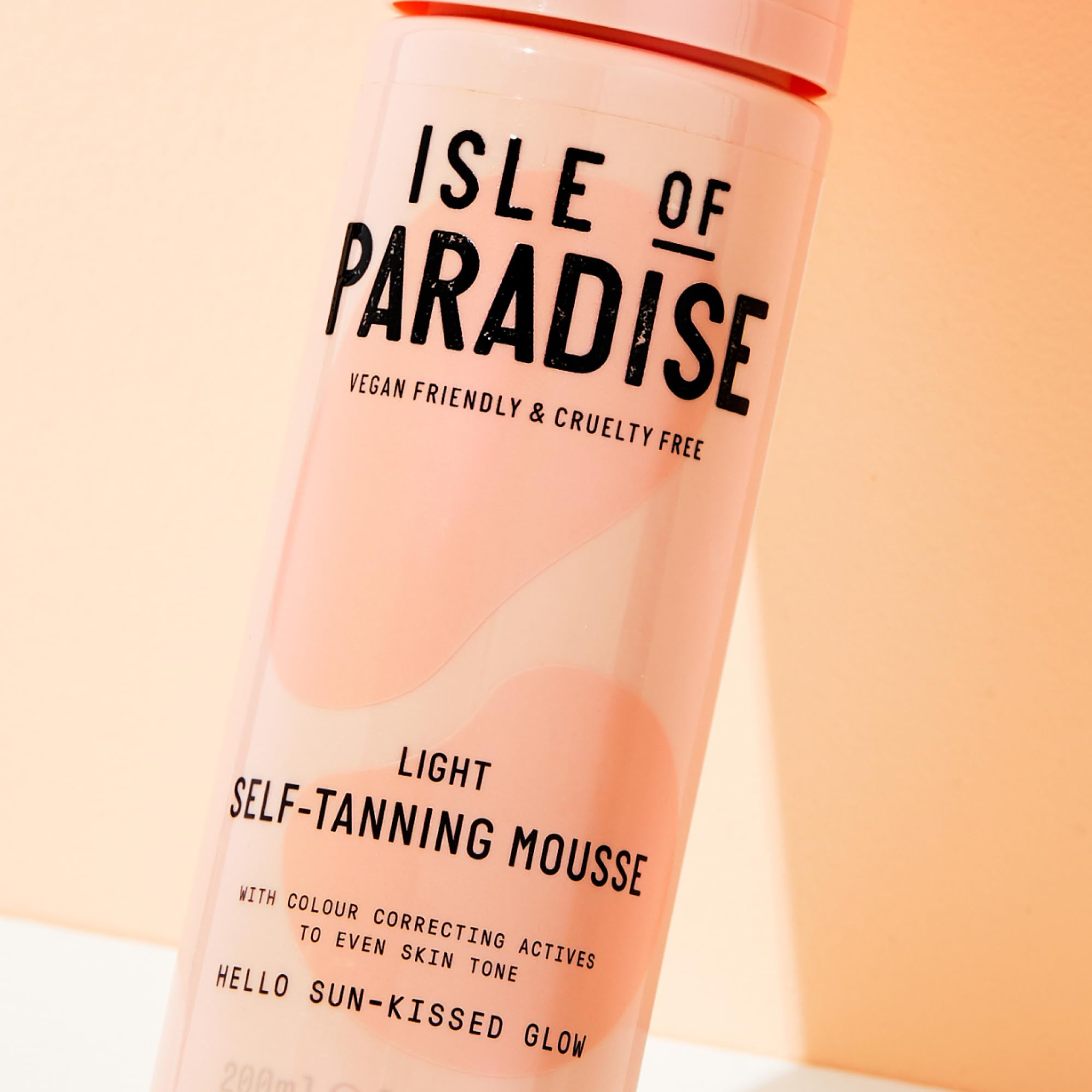Isle of Paradise : Application fluide sur la peau, texture légère et homogène.