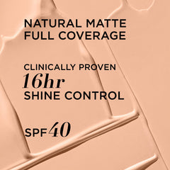 IT Cosmetics CC+ Natural Matte – Application simple et uniforme grâce à la pompe.