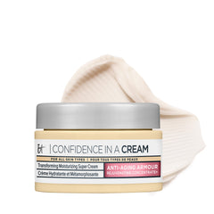IT Cosmetics Confidence in a Cream Travel présente sa bouteille pratique pour hydratation en voyage.