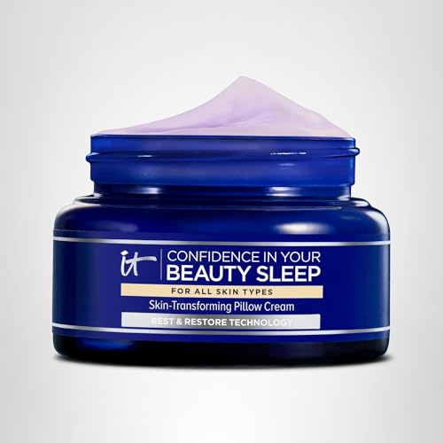 Crème Nuit anti-âge IT Cosmetics peut aider à lisser visiblement les contours.