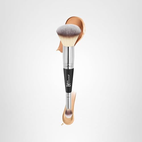 Brosse IT Cosmetics Heavenly Luxe N°7 – rituel maquillage rapide et précis.