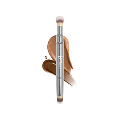 It Cosmetics Heavenly Luxe Dual Airbrush Concealer Brush #2 – aperçu avant-après pour l’anti-cernes.