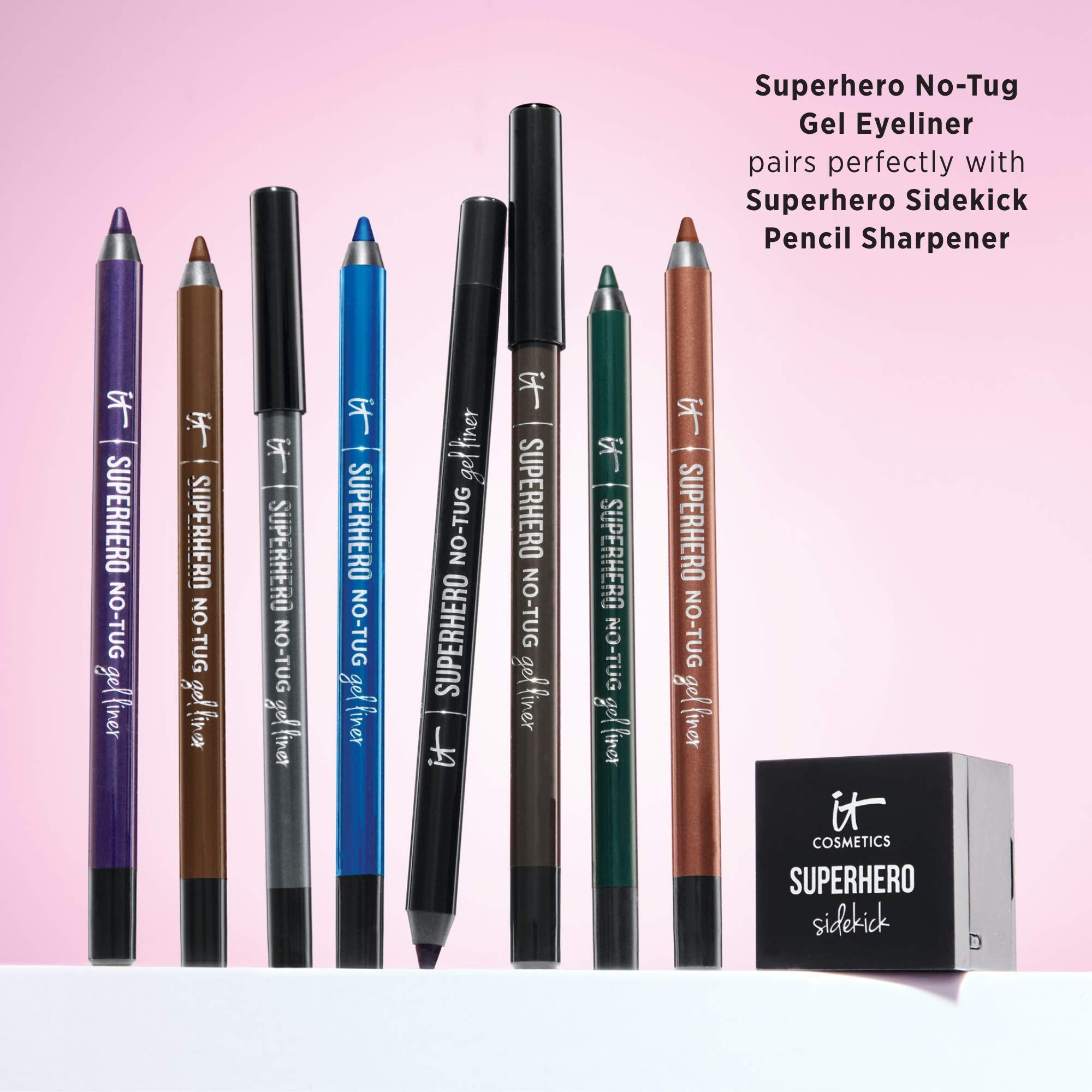 Affûtage pratique IT Cosmetics Superhero No-Tug Crayon Gel Yeux avec taille-crayon recommandé