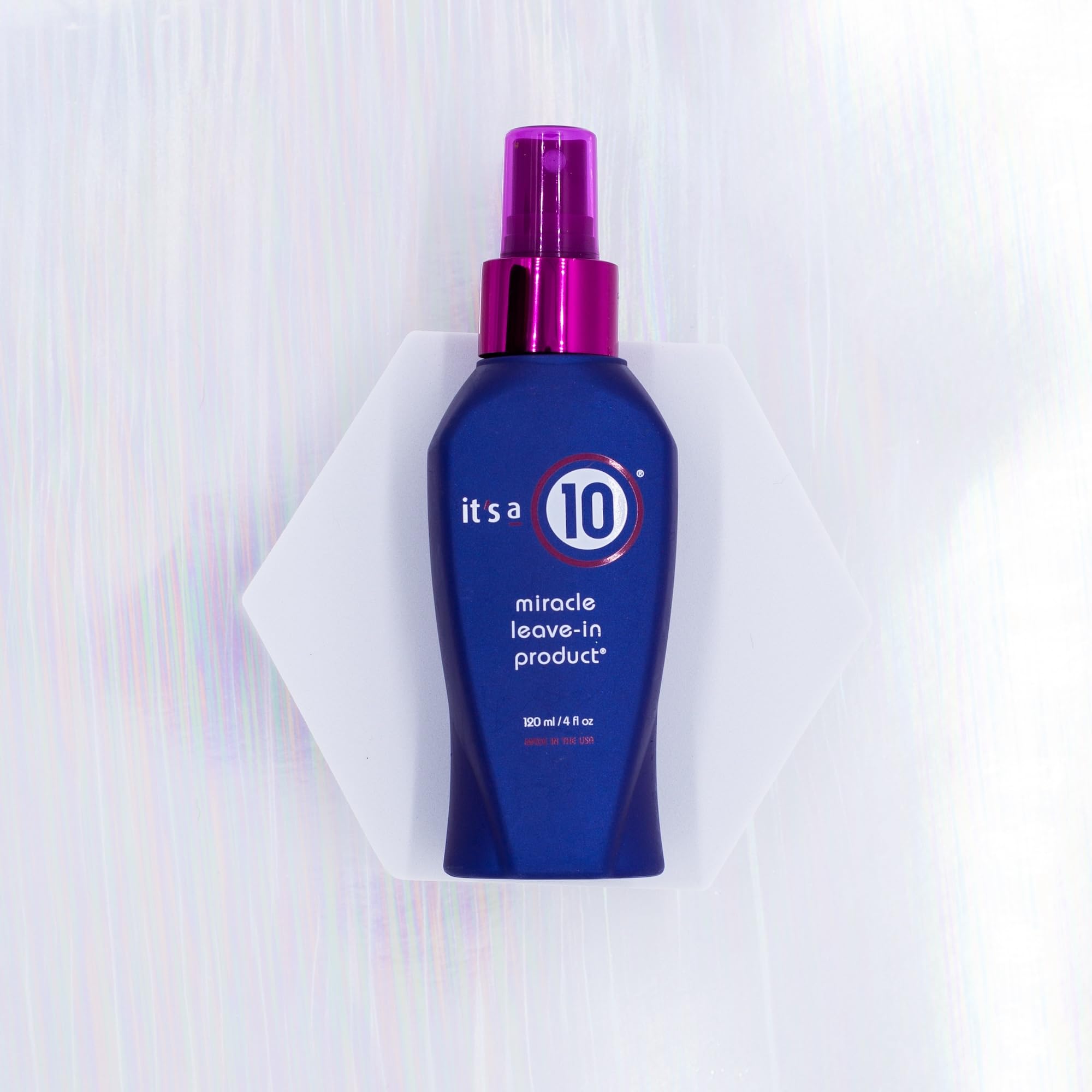 Its a 10 Haircare Miracle Leave-In appliqué sur cheveux humides pour brillance et douceur