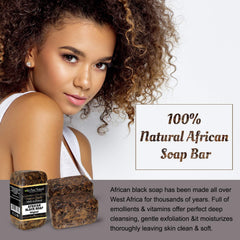 Mousse douce It's Pure Natural sur peau humide pour nettoyer en douceur.