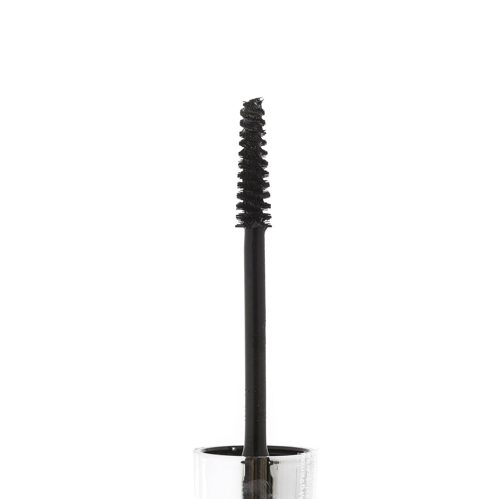 IZME New York Mascara — résistance à l’eau et bavures pour un maquillage durable