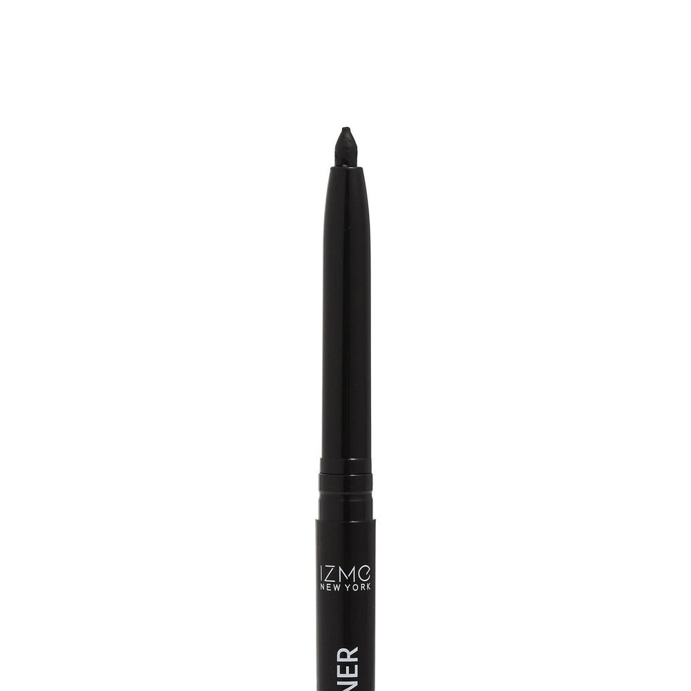 IZME New York Defining Auto Eyeliner trace une ligne fine et définie sur la paupière