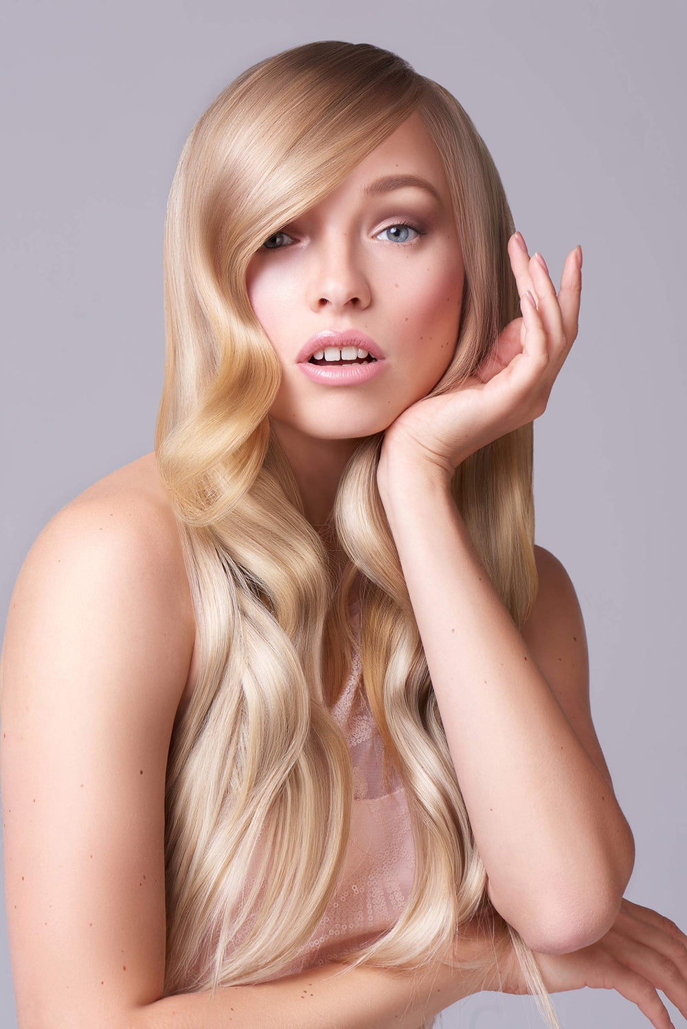 Adapté à tous types de cheveux pour une routine simplifiée.