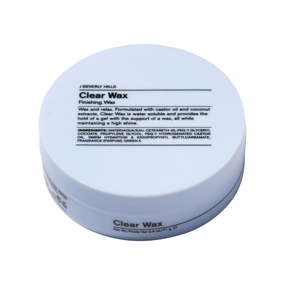 Cheveux légèrement humides et Wax Clear pour brillance naturelle.