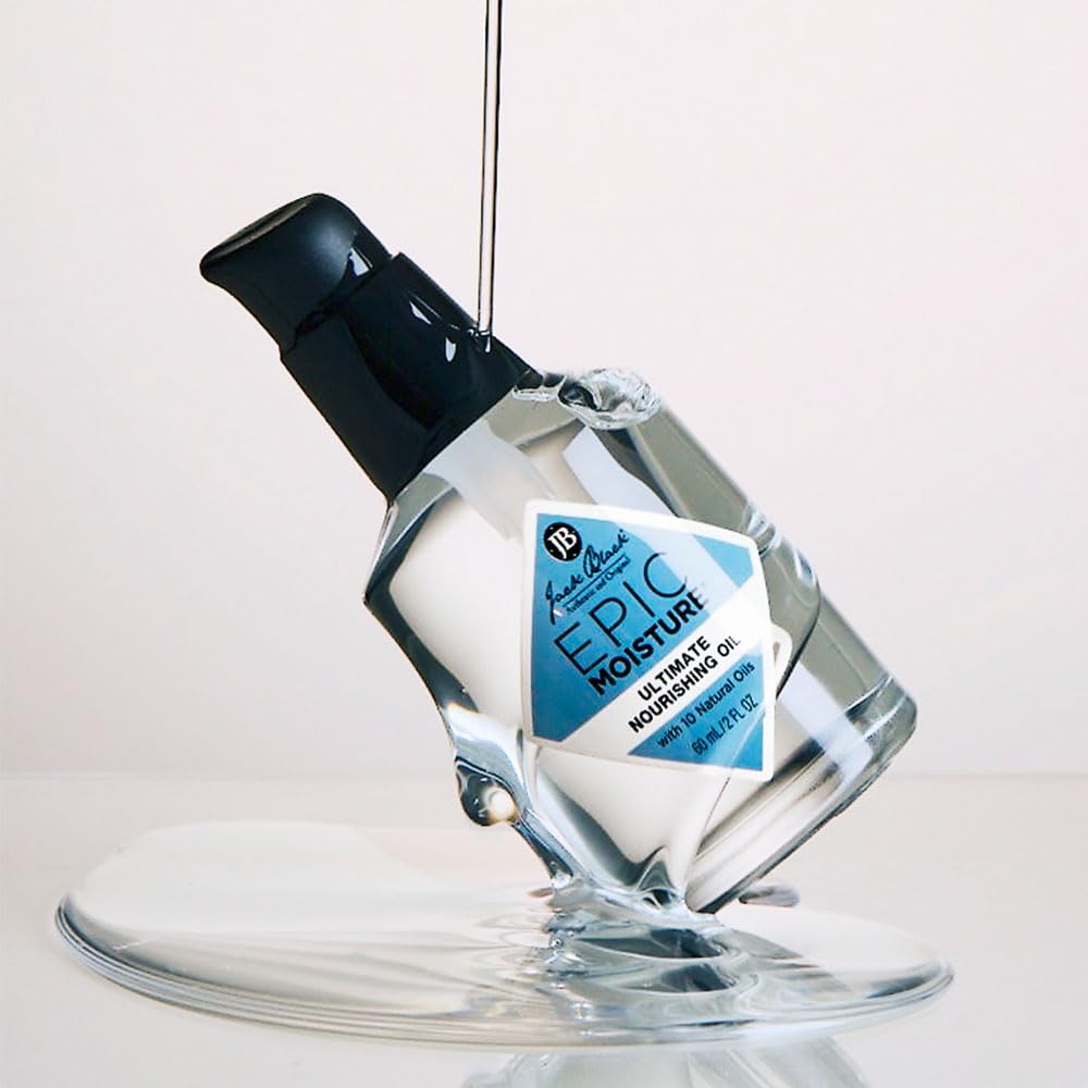 Jack Black Epic Moisture appliqué sur la peau, douceur hydratante durable.