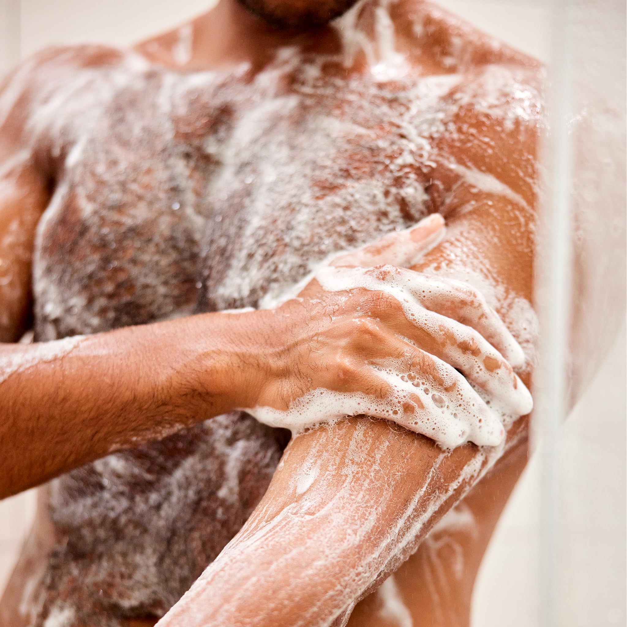 Ingrédients romarin et eucalyptus de Jack Black Turbo Wash pour une sensation fraîche.