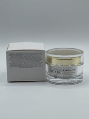 JAFRA Royal Revitalize Crème – texture onctueuse prête à pénétrer la peau.