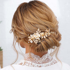 Broche cheveux JAKAWIN or feuilles perles, brillance subtile pour une coiffure raffinée.