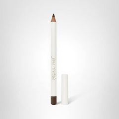 Crayon Jane Iredale Basic Brown tracé sur la ligne des yeux pour une définition longue tenue.
