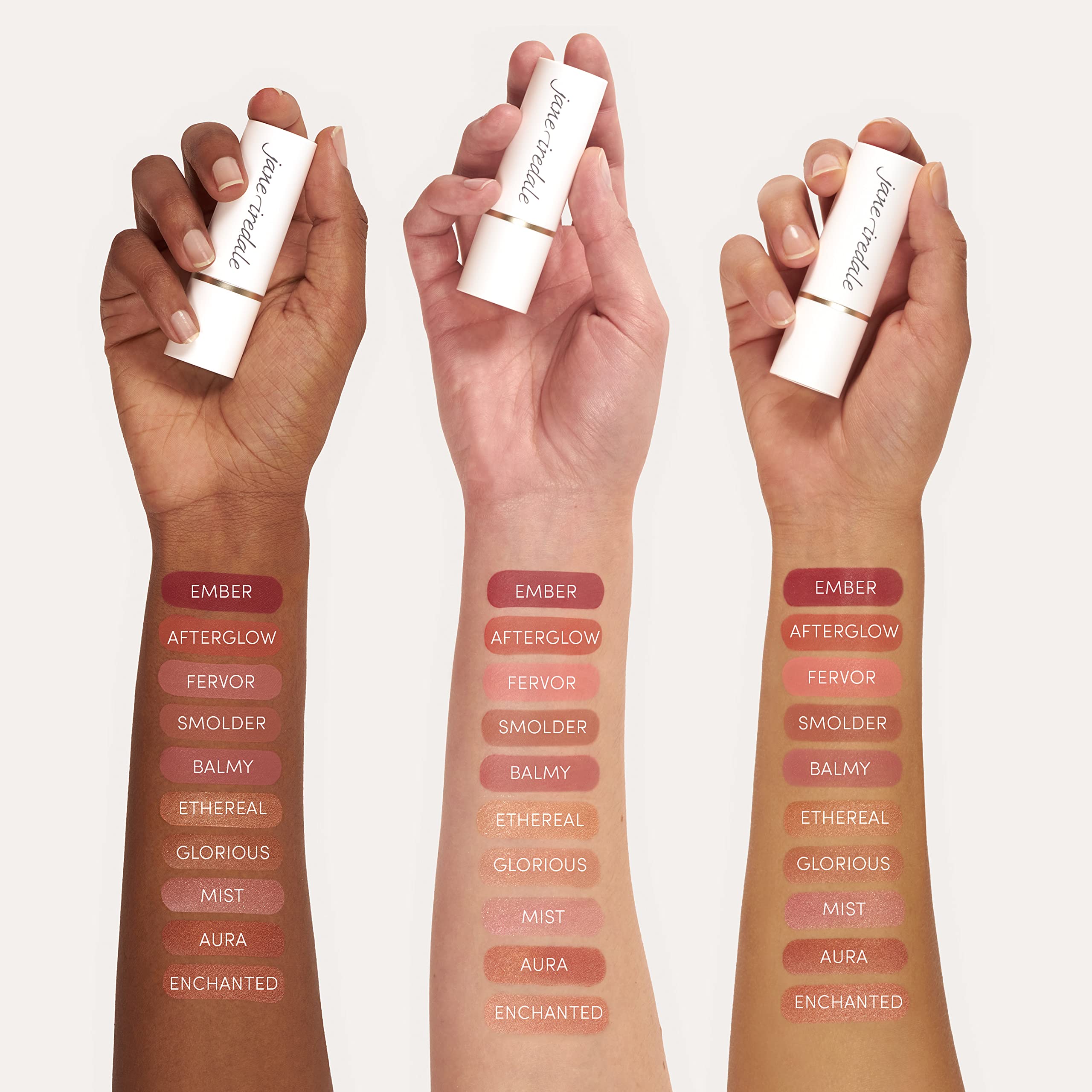 Couleur modulable du Glow Time Blush Stick pour un effet progressif.