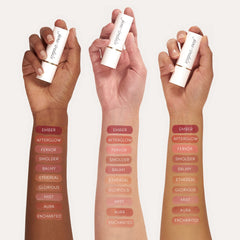 Couleur modulable du Glow Time Blush Stick pour un effet progressif.
