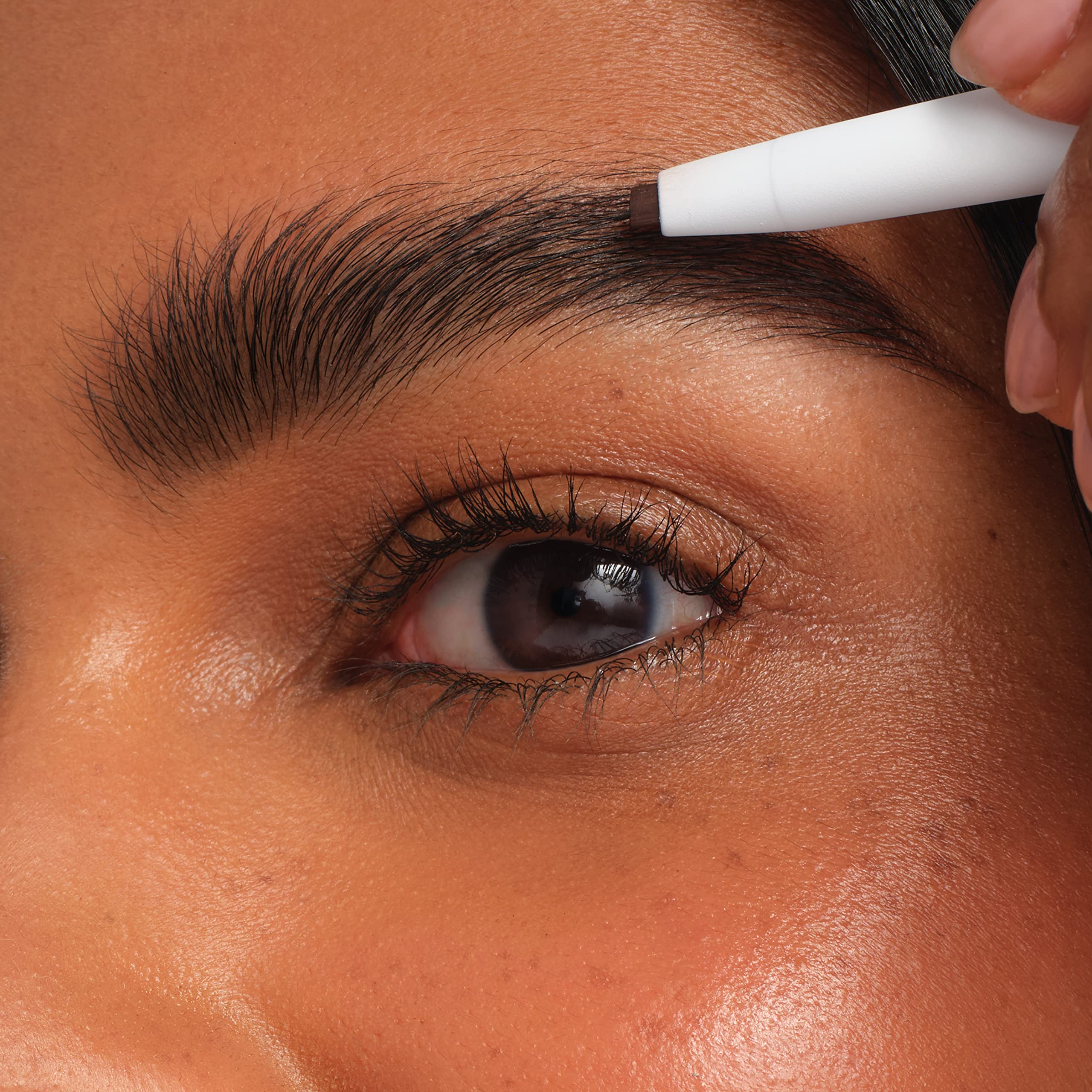 Jane Iredale PureBrow finition sans bavure qui dure toute la journée.