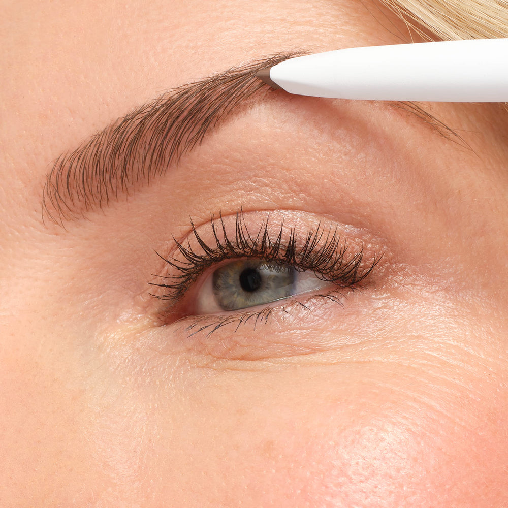 Jane Iredale PureBrow tenue prolongée résistante à l'eau sans bavure.