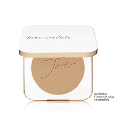 Jane Iredale PurePressed Base Refill Latte, protection solaire intégrée pour un fini homogène.