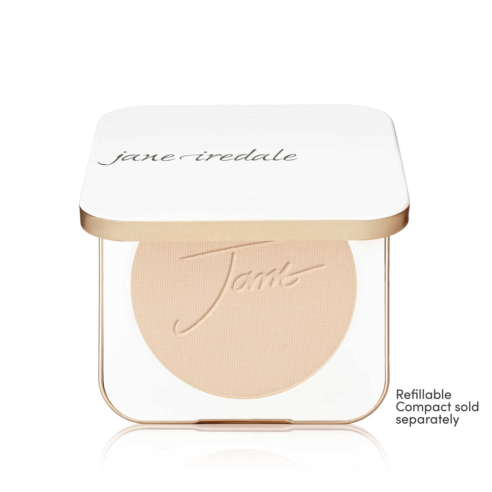 Jane Iredale PurePressed Base offre une protection solaire adaptée selon la teinte.