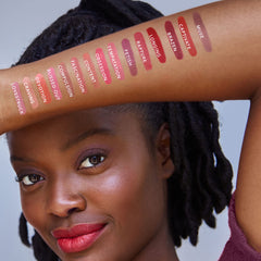 Jane Iredale teinte à lèvres liquide fini mat, pose nette.