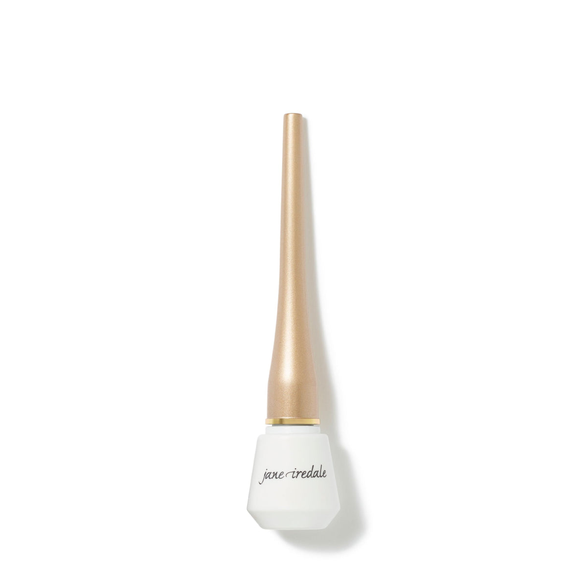 Jane Iredale trait yeux liquide noir en application pour une définition précise