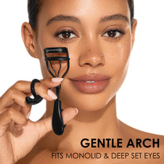 JAPONESQUE Pro Performance recourbe-cils arc-60-degres couvre toute la longueur des cils.