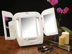 Miroir JERDON avec 4 réglages lumineux pour différents looks.
