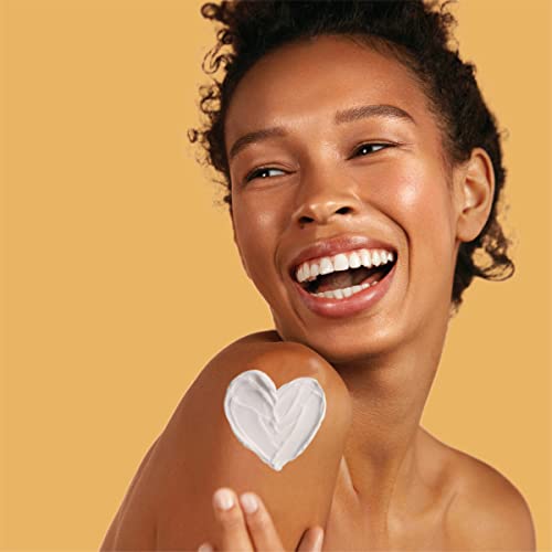 Jergens Ultra Healing texture légère et peau lumineuse après application.