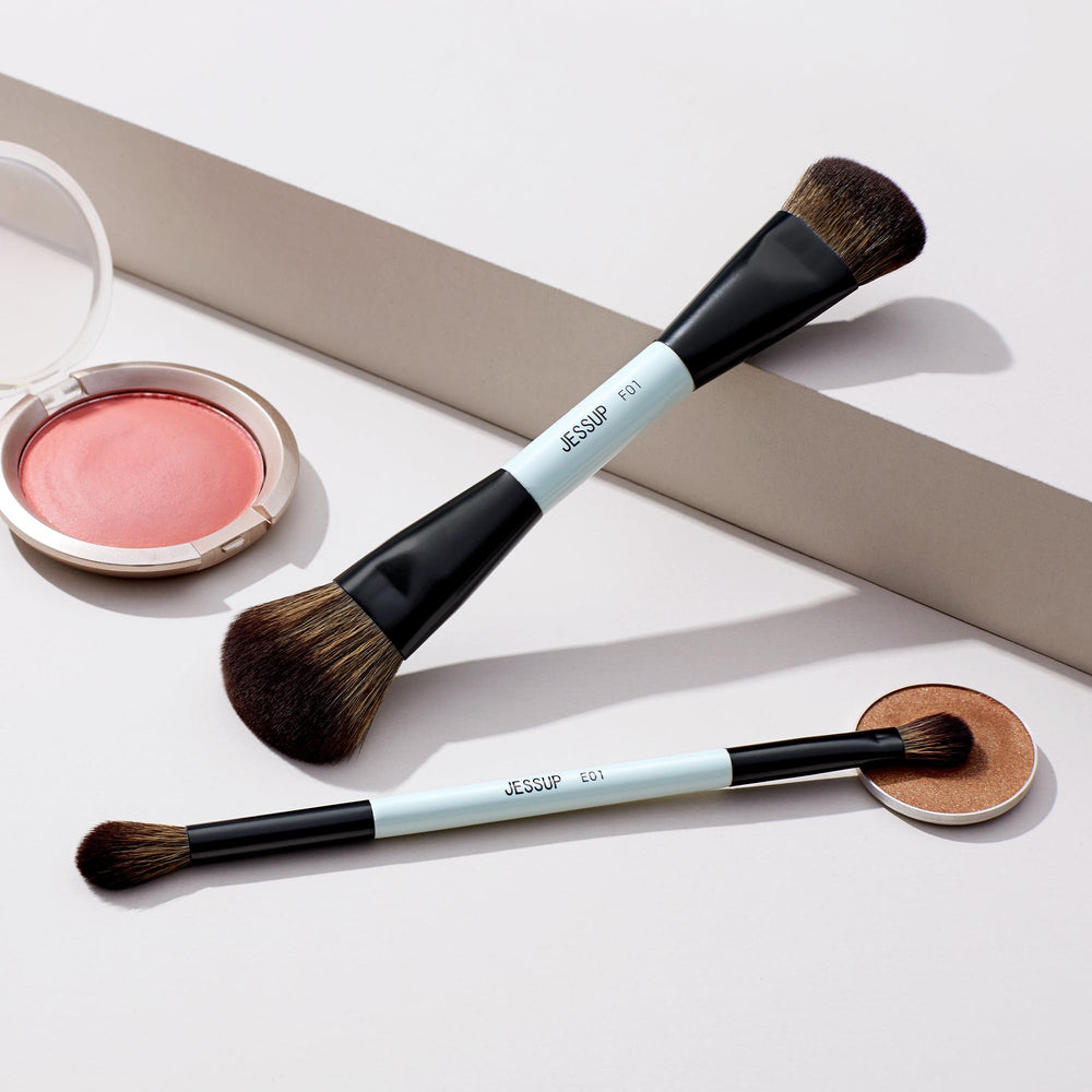 Pinceaux Jessup, voyage pratique pour retouches en déplacement.